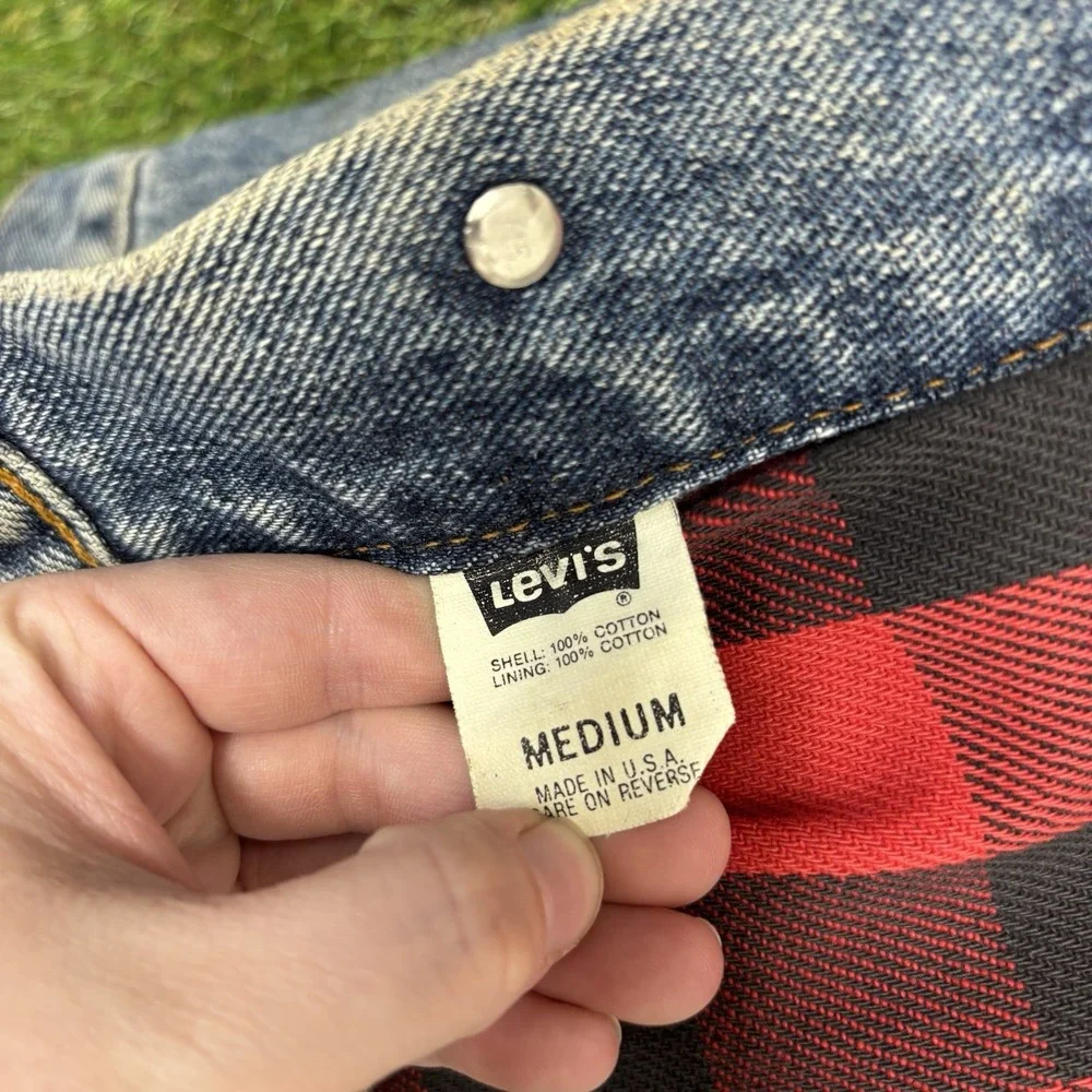 Vintage Levis Trucker Jacket Mens Medium Flannel Lined Denim Made in USA 80s 90s